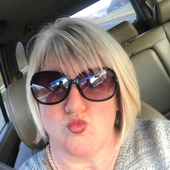 Meet your Posher, Shannon - Picture 4 of 5